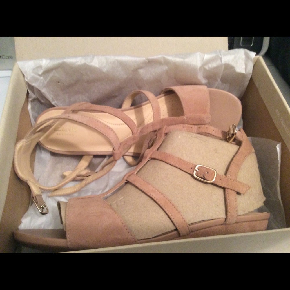Clark’s Parram Spice suede sandals size 8